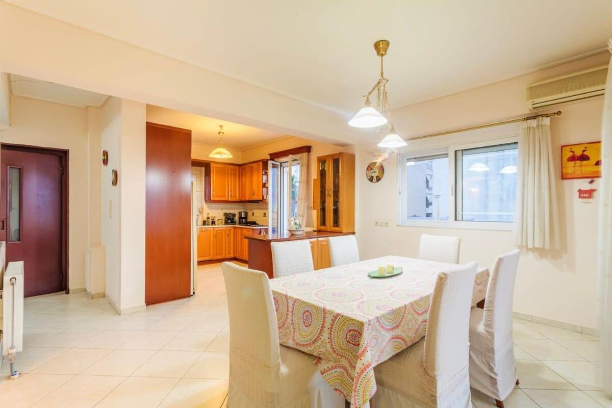 Spacious Urban Haven-Family Home, Perfect Location Каламата Екстериор снимка