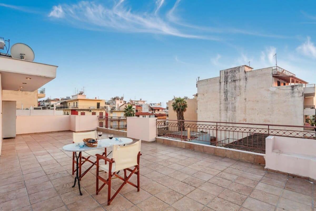 Spacious Urban Haven-Family Home, Perfect Location Каламата Екстериор снимка