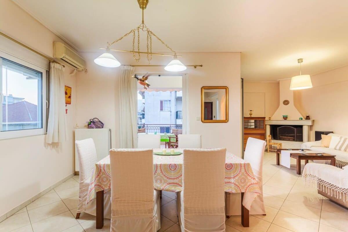 Spacious Urban Haven-Family Home, Perfect Location Каламата Екстериор снимка