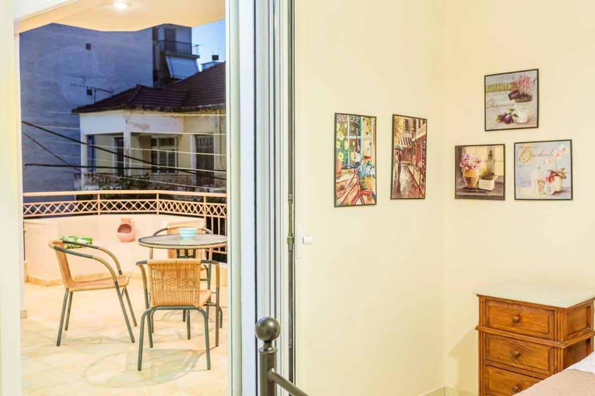 Spacious Urban Haven-Family Home, Perfect Location Каламата Екстериор снимка